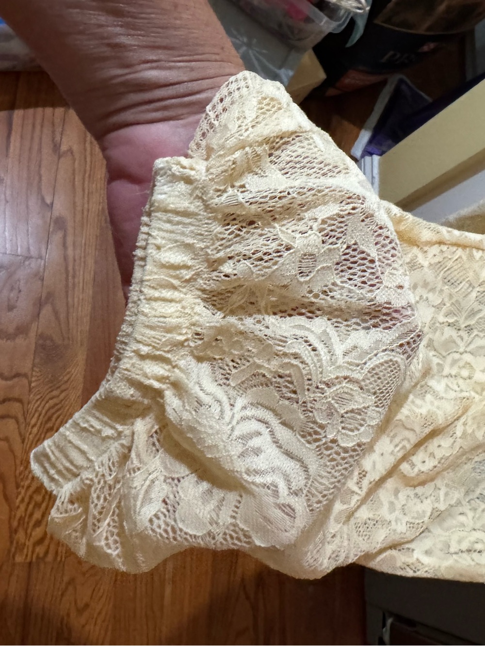 Women's Lace Elastic-Waist Bloomers in Cream - Picture 3 of 3
